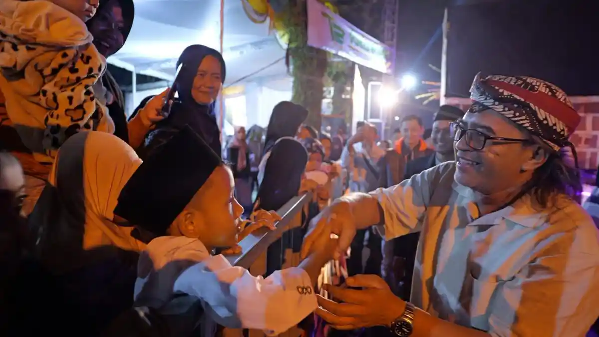 Meriahnya Takbir Keliling Parakan, Ini Pesan Sejuk Bupati Temanggung Agus Setyawan