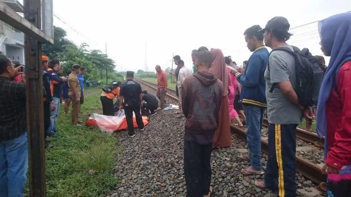 GEGARA Asyik Telponan, Wanita Tulungagung Tewas Mengenaskan Ditabrak Kereta Api