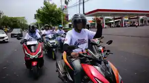 20251028_CITY-TOURING-Sejumlah-bikers-berkeliling-Kota-Semarang.jpg