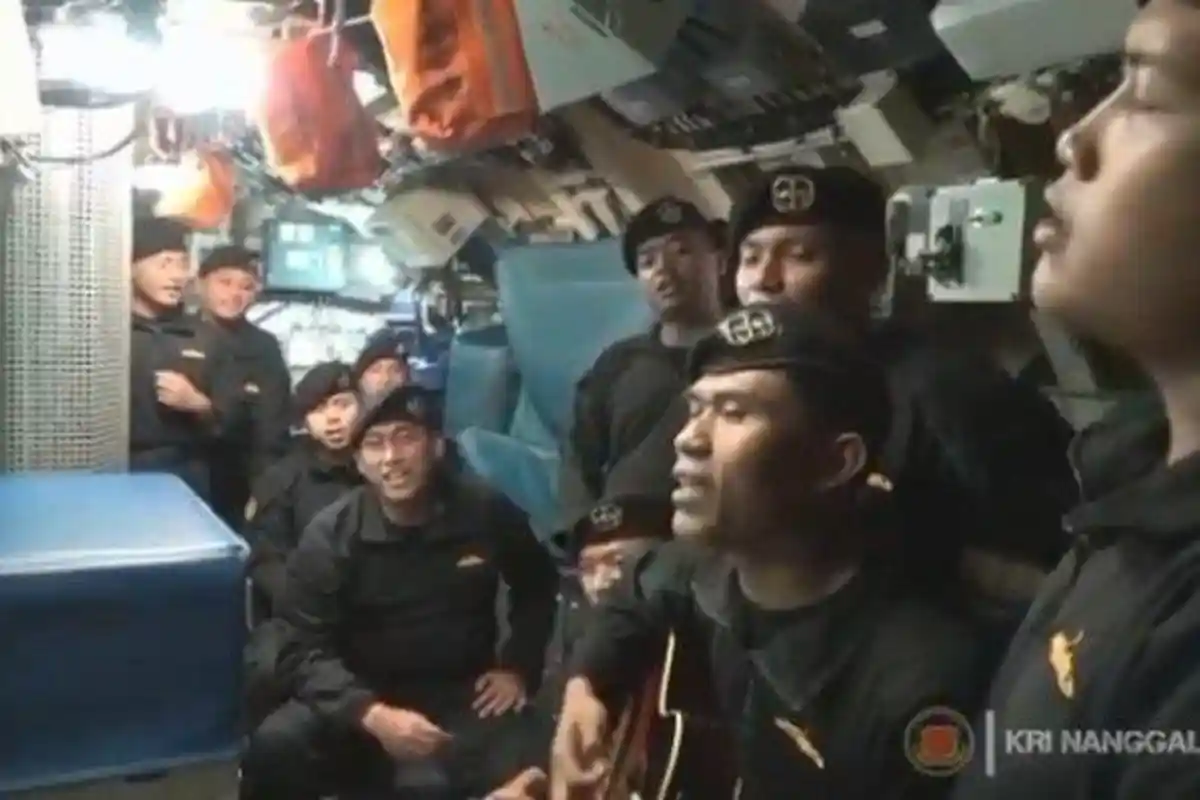 Tak Ada Angin Tak Ada Hujan Mbah Mijan Mohon-mohon ke TNI Selidiki KRI Nanggala