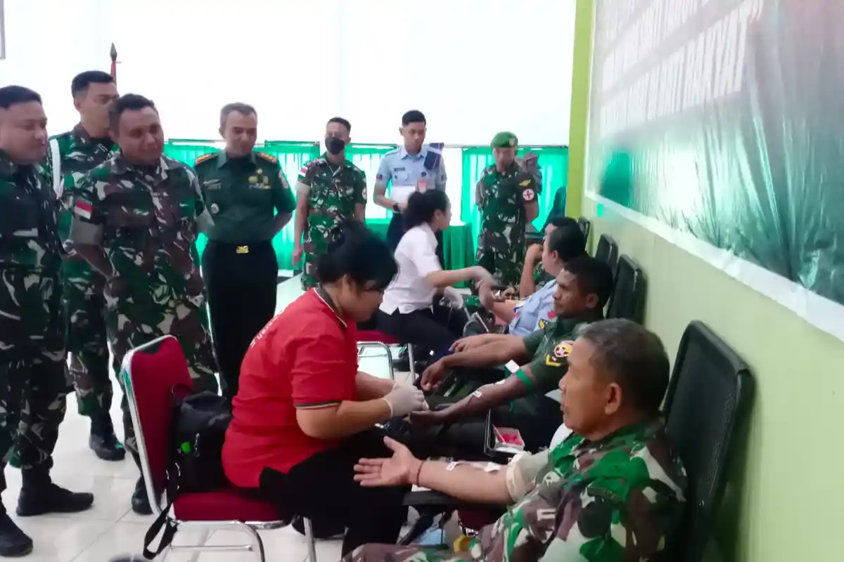 Peringati Hari Juang Kartika 2022, Korem 161/ Wira Sakti Gelar Aksi Kemanusiaan Donor Darah
