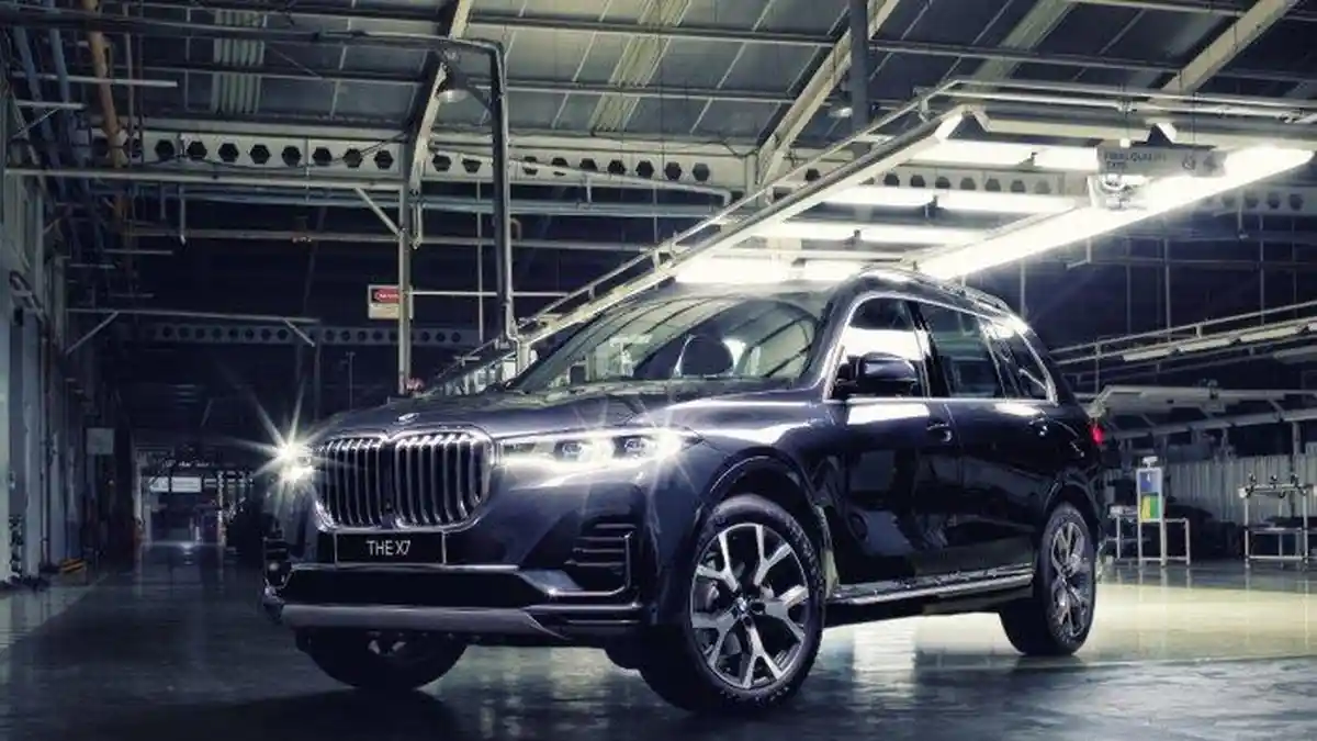 BMW Rilis X7 xDrive40i Opulence Rakitan Pabrik Lokal, Dibanderol Rp 2,299 M