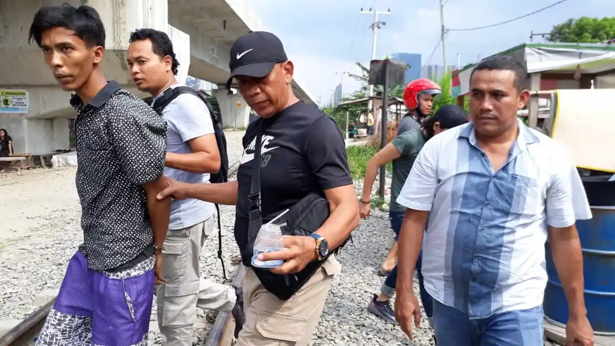 Nyaris Dikeroyok saat Lakukan Pengrebekan di Jalan Gaharu, Polisi Berulang Kali Letuskan Tembakan