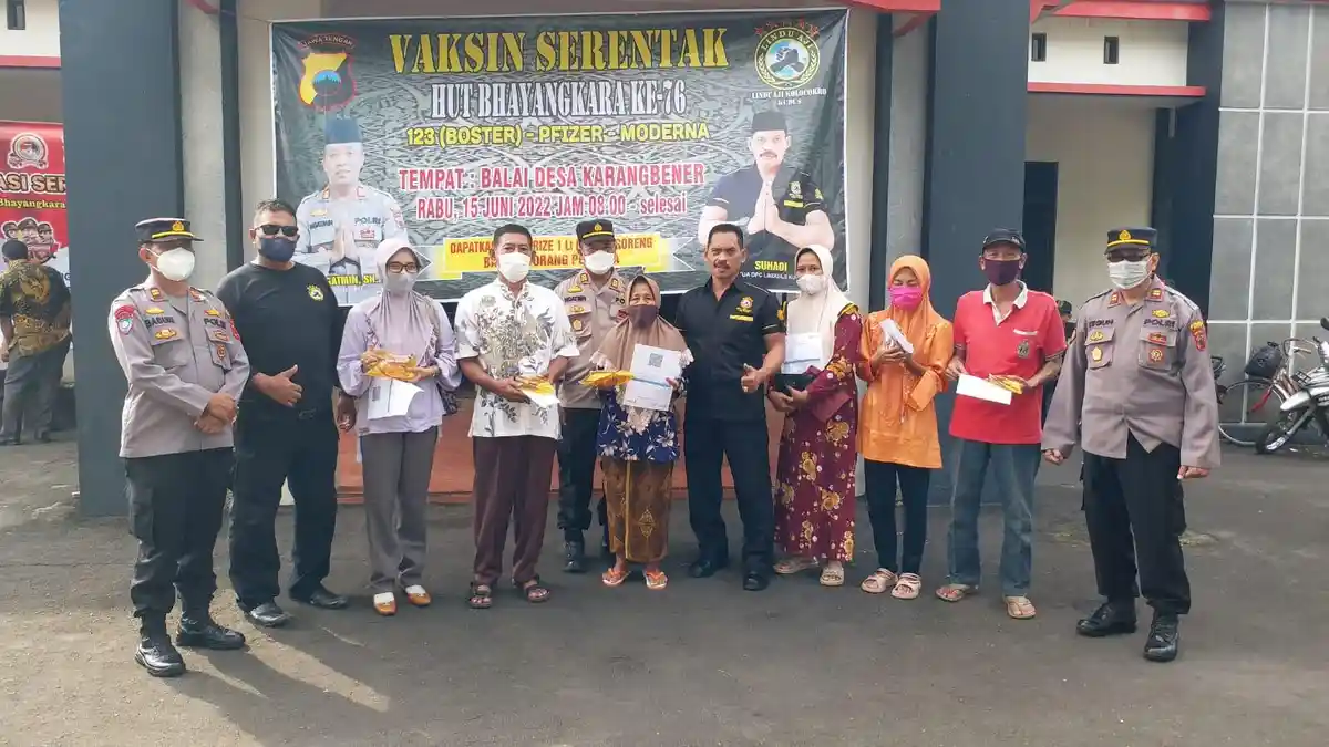 Polsek Bae dan Lindu Aji Kudus Gelar Vaksin Berhadiah Minyak Goreng