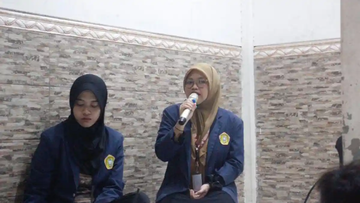 Mahasiswa KKN-T UTM Sosialisasi Pencegahan Pernikahan Dini di Pamekasan