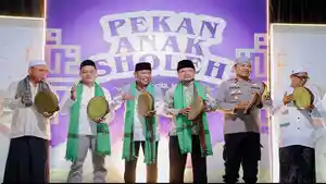 Wakil-Bupati-Ketapang-Jamhuri-Amir-membuka-Acara-Pekan-Anak-Sholeh.jpg