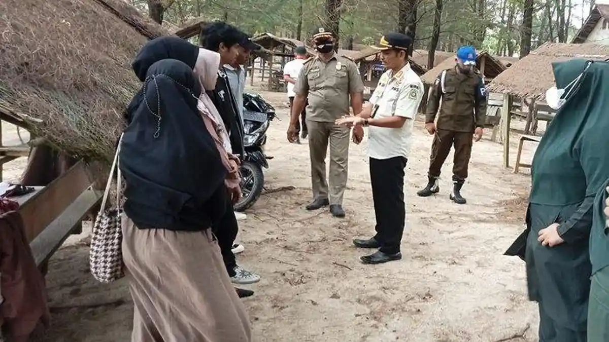 Waduh, 17 Pasangan Asyik Berduaan di Tempat Sepi Diamankan Petugas Satpol PP dan WH Aceh Besar 