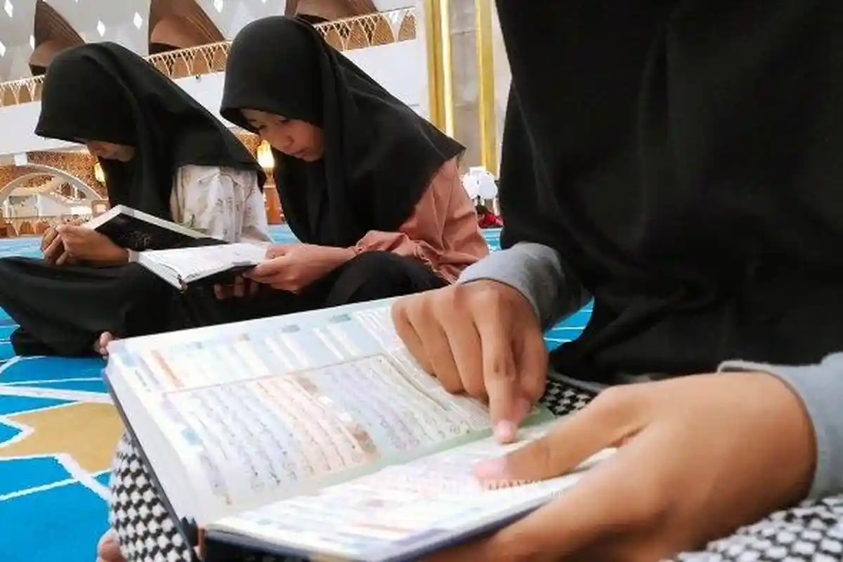 Bacaan Doa: 10 Manfaat Membaca Surat Al Waqiah, Bisa Dijauhkan dari Kemiskinan dan Mendapat Kekayaan