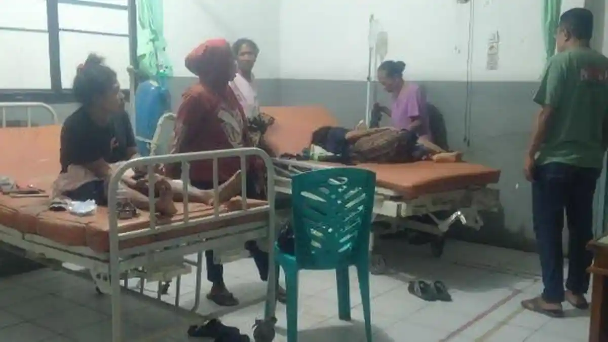 Diduga Tabrak Lari, Empat Warga Udekduen Sikka Dilarikan Ke Puskesmas