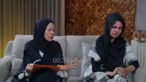 angkapan-layar-Helwa-Bachmid-kanan-bersama-sang-ibu-kiri.jpg