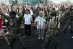 Prajurit Kostrad Menari Gangnam Style