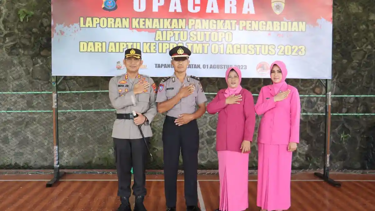 Kapolres Tapsel Pimpin Upacara Kenaikan Pangkat Personel dari Aiptu ke Ipda