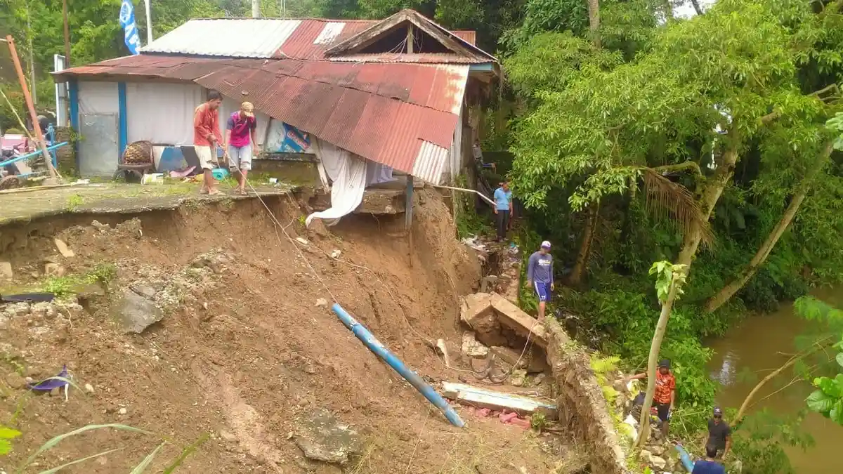 Pos Polantas di Enrekang Nyaris Amblas Gegara Longsor
