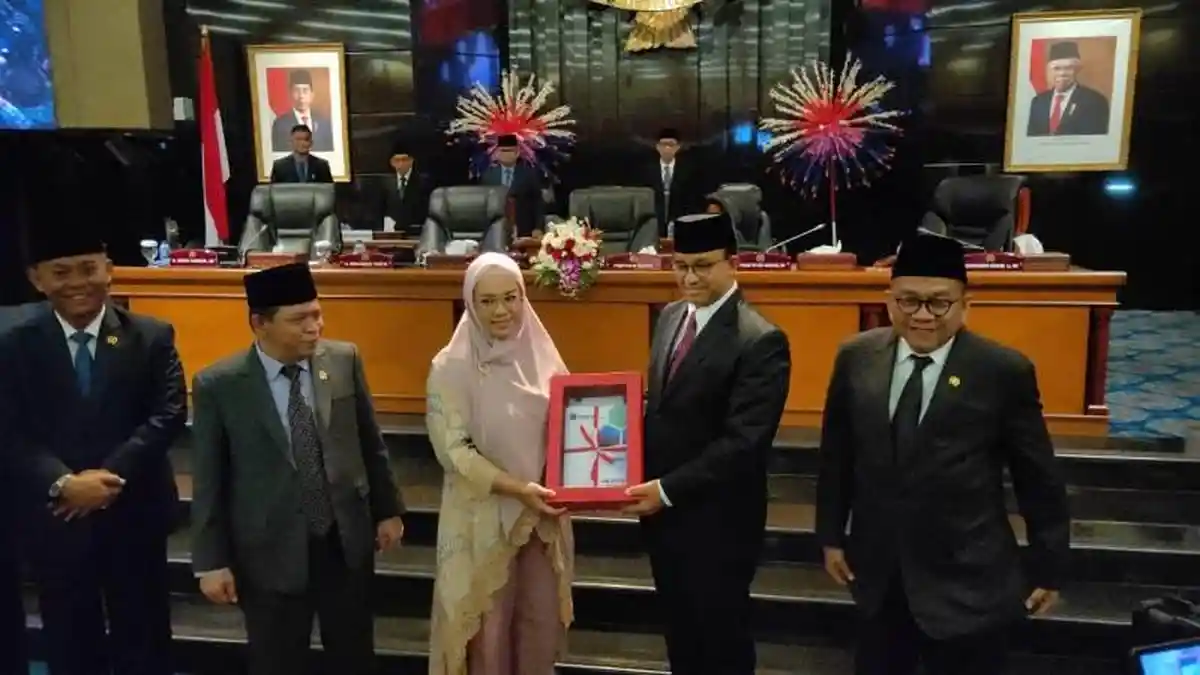 Serahkan Raperda APBD DKI Tahun 2020 ke Dewan, Anies Harap Jadi Perda Sesuai Jadwal