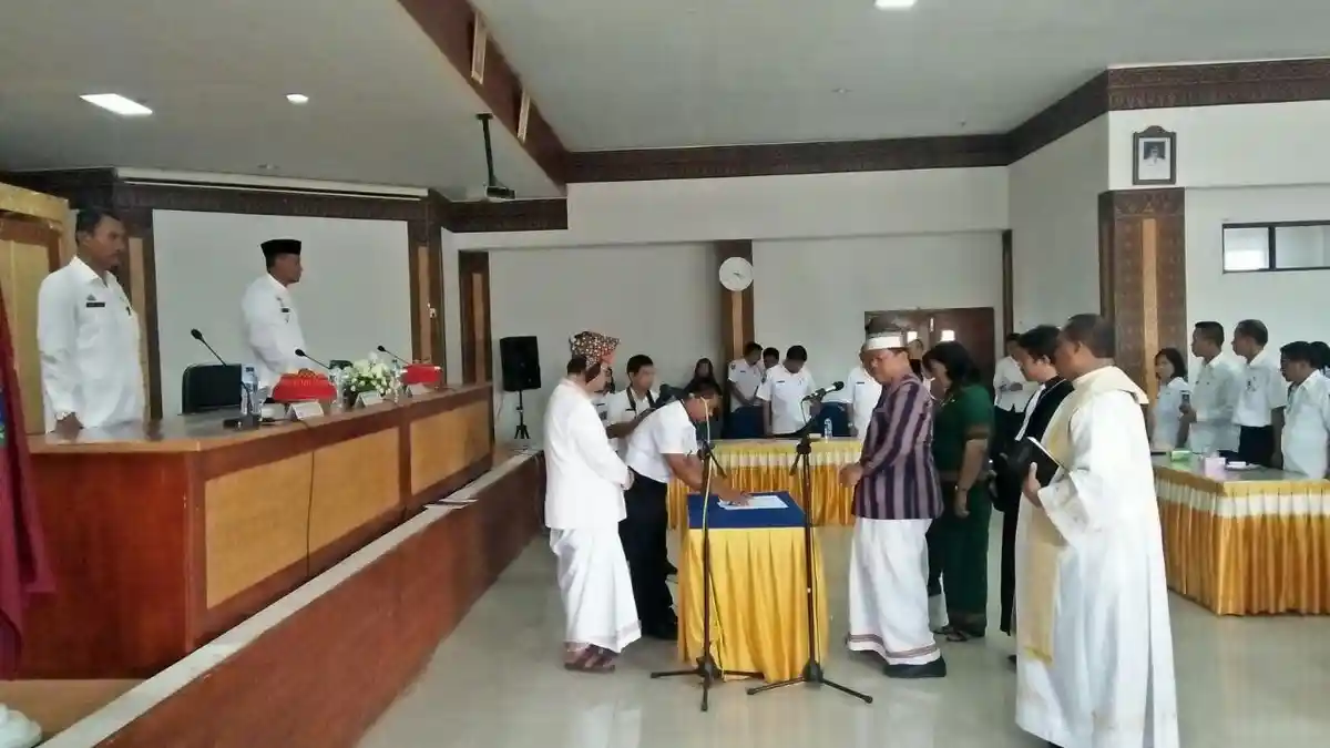 Bupati Tana Toraja Lantik 28 Pejabat Eselon, Ini Pesannya