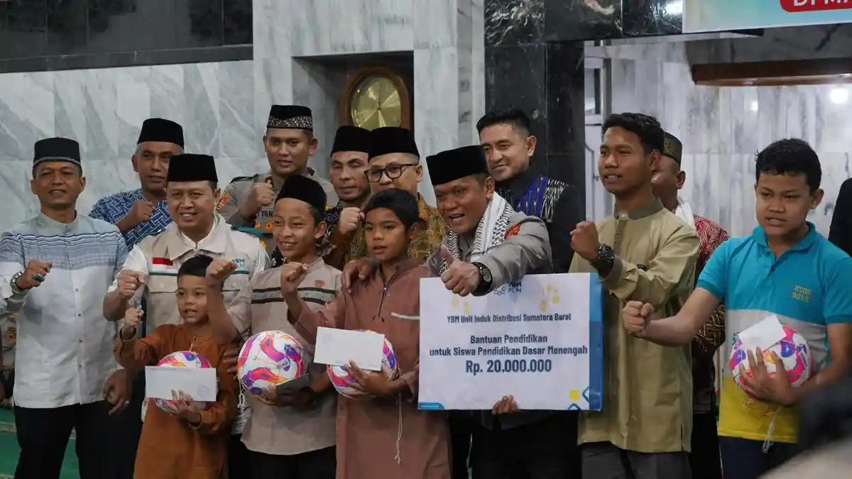 Safari Ramadhan Pemprov Sumbar: Kapolda dan PLN Santuni Anak Yatim di Padang Panjang
