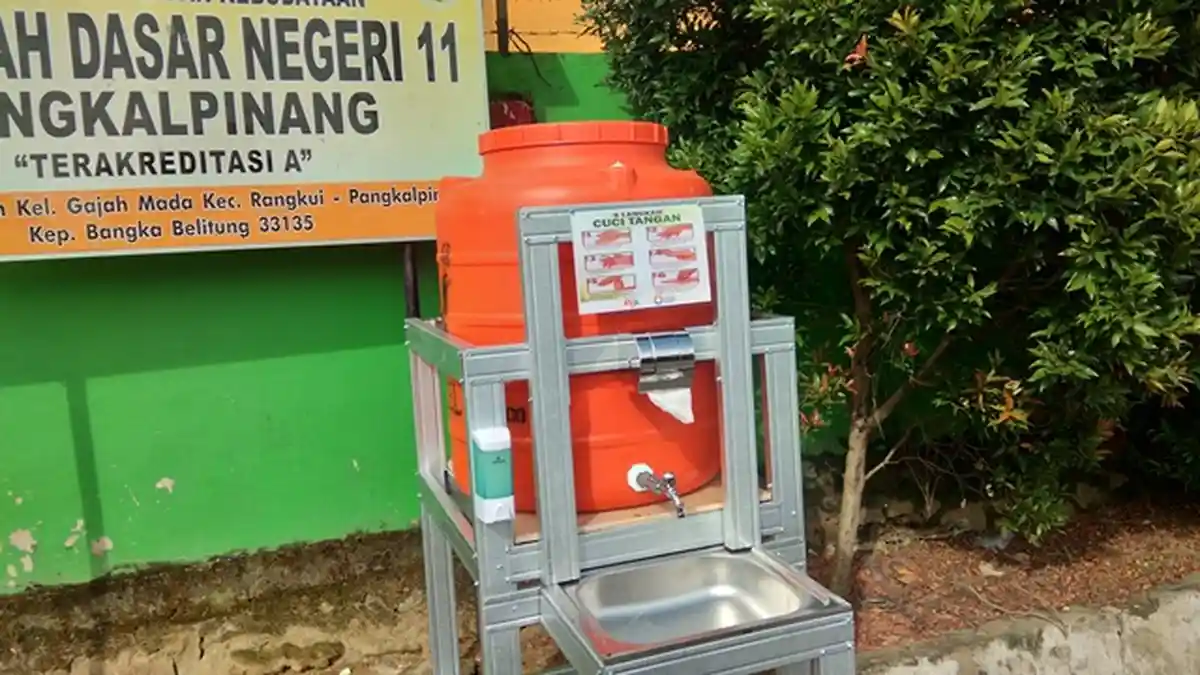 Cegah Covid-19, Pengusaha Bantu Pemkab Belitung Tempat Cuci Tangan dan Enam Unit Bilik Disinfektan