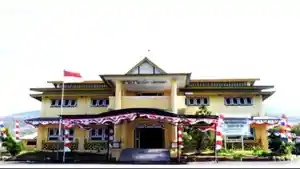 Kantor-DPRD-Flores-Timur-di-Kota-Larantuka-Kabupaten-Flores-Timur-Provinsi-NTT.jpg