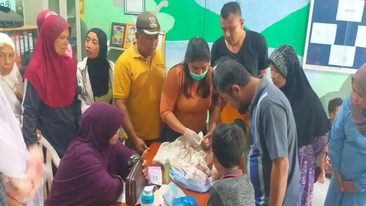 Warga Bintan Temukan Bayi Laki-laki Dalam Kardus saat Hendak Salat Ashar