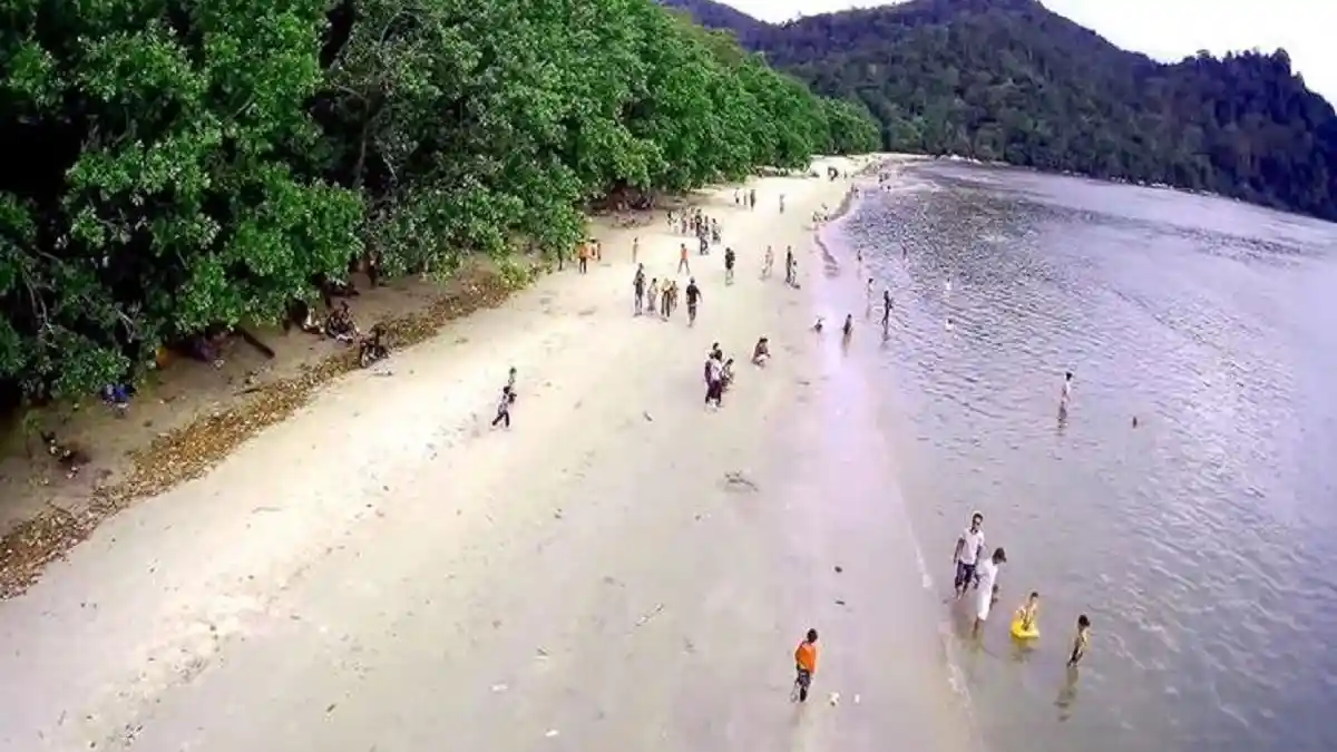 3 Rekomendasi Penginapan Dekat dengan Pantai Datok Kayong Utara ...