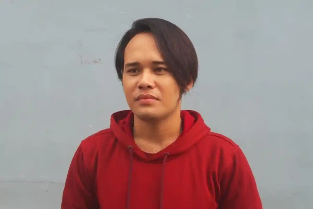 Tak Banyak yang Tahu, Putra Deddy Dores Jadi Driver Ojek Online demi Menyambung Hidup, ini Kisahnya