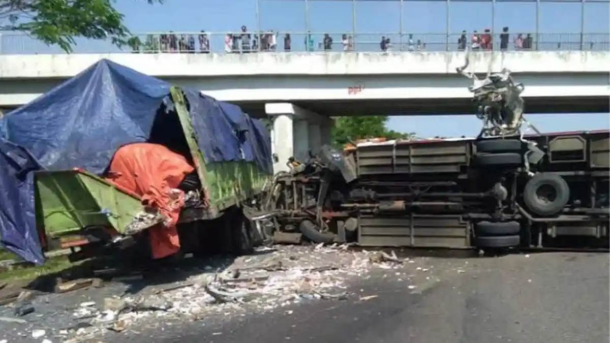 Kronologi Kecelakaan Maut di Tol Cipali Renggut 4 Tewas Libatkan Tiga Kendaraan