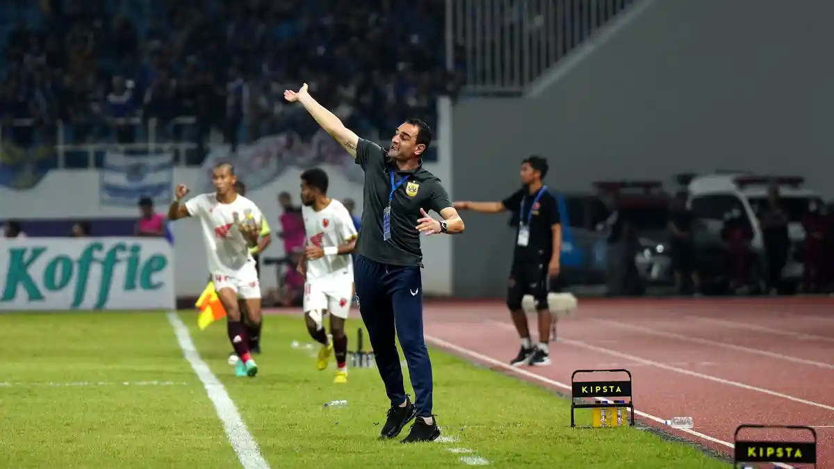 Liga 1 - Gilbert Agius Puas saat PSIS Hajar Persija di Stadion Jatidiri