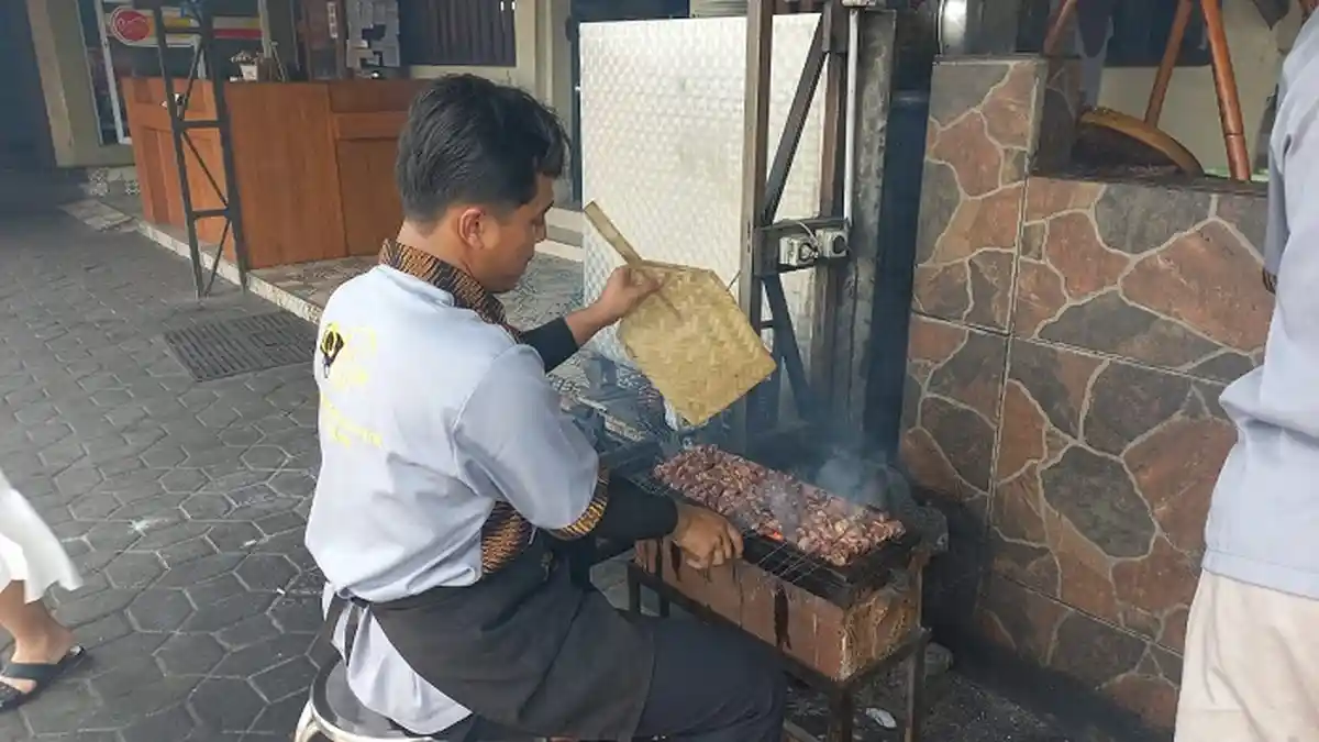 Sate Klathak Pak Pong di Yogyakarta dari Daging Kambing Muda Ditusuk Jeruji Sepeda