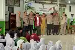 Polres-Bangka-Barat-cek-kesehatan-gratis-santri.jpg