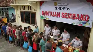 BANSOS-Banyak-warga-Indonesia.jpg