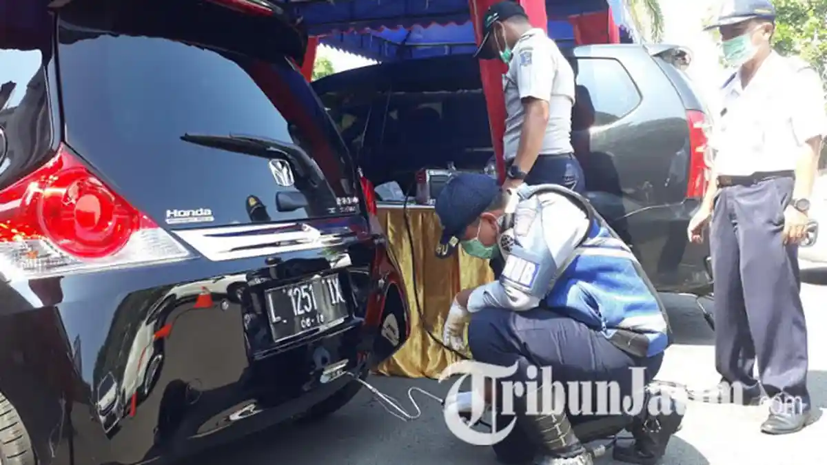 Bukan Ditilang, Kendaraan yang Tak Lolos Uji Emisi di Taman Surya Malah Dapat Diskon Perawatan