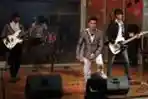 Aira Band
