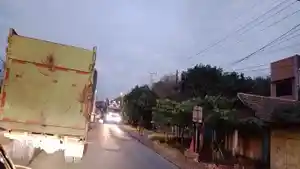 betung-macet-truk.jpg