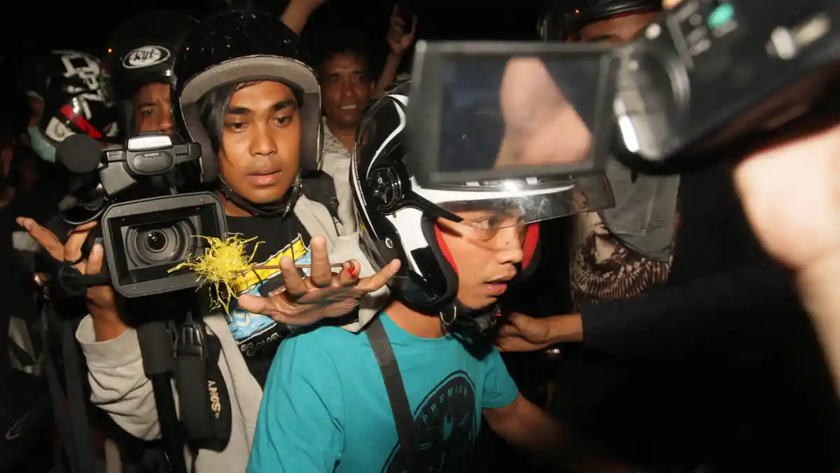 Sekelompok Pesilat di Karanganyar Bentrok Lawan Warga, Rumah dan Jembatan Rusak