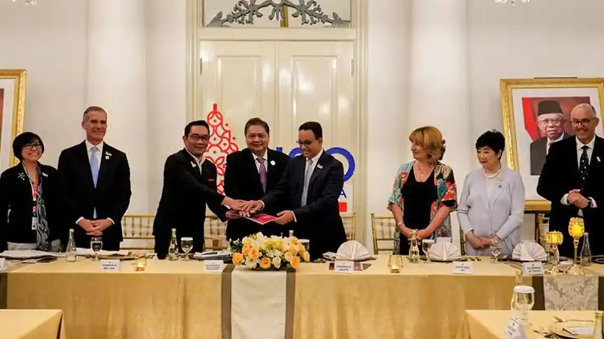 Dibentuk Lewat Konsensu, Urban20 G20 Serahkan Komunike kepada Menko Airlangga