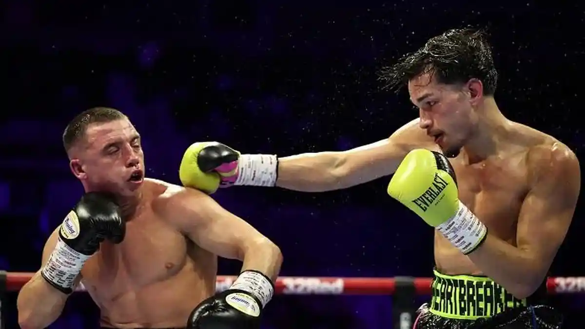 Hasil Tinju Dunia, Brandon Figueroa Secara Brutal Mengalahkan Nick Ball dengan KO