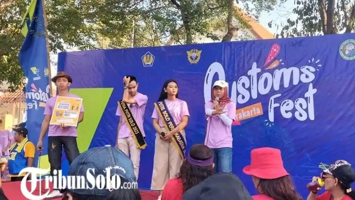 Serunya Masyarakat Ikut Senam Sehat Aerobik Customs Fest 2023 Bea Cukai Solo di CFD Slamet Riyadi