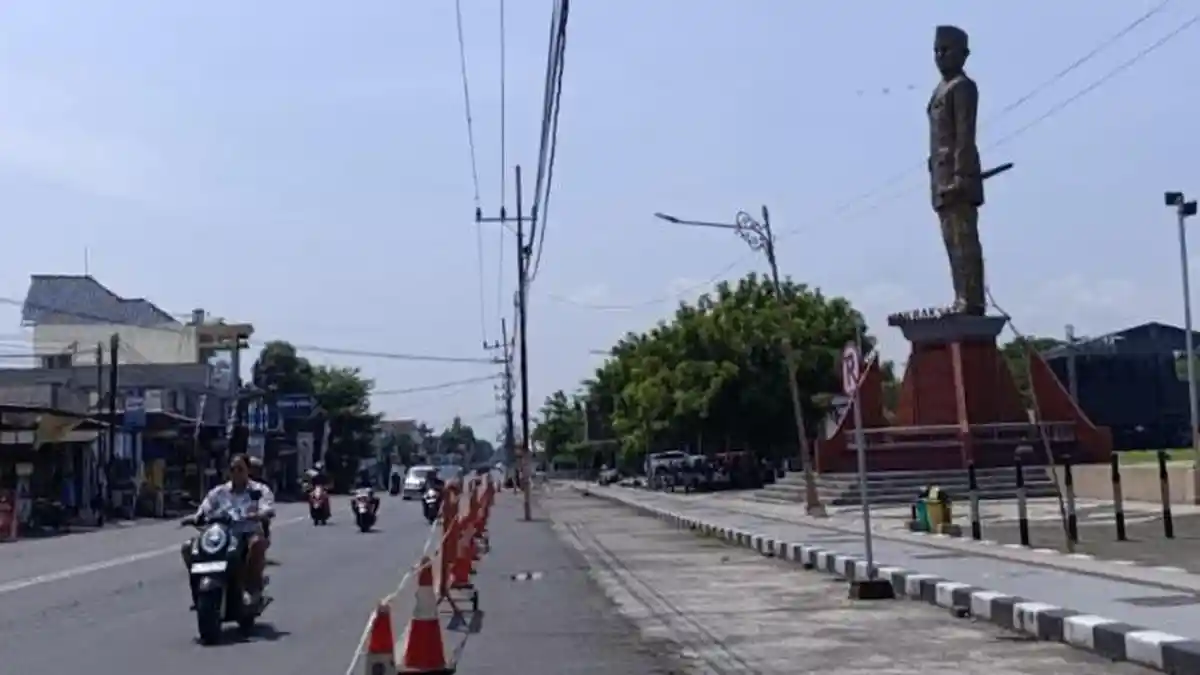 Ada Acara Bukber dan Tasyakuran, Jalan Depan Kantor Bupati Blitar Ditutup Total Sampai Malam
