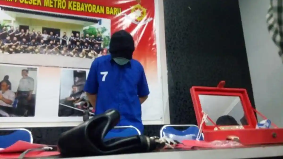 'Play Boy' Ini Amati Kamar Korban Lalu Jarah Hartanya