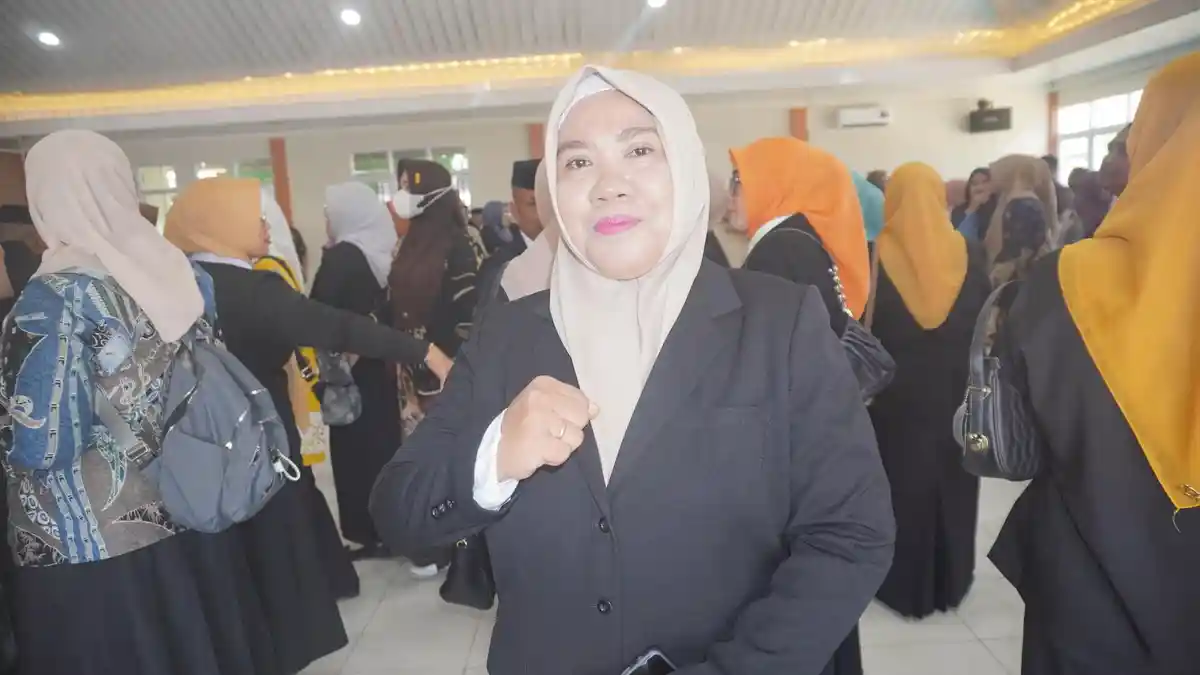 Kisah Haru Rosita Manumbi, 16 Tahun Mengabdi Kini Dipercaya Jadi Kepala SDN 13 Pulubala Gorontalo