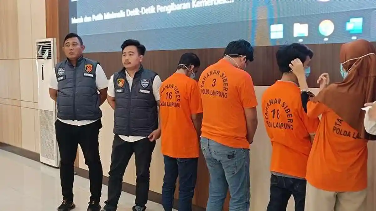 Breaking News Polda Lampung Amankan 4 Tersangka Tindak Pidana UU ITE