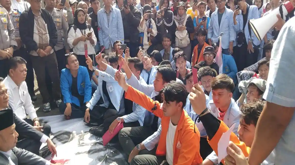 Ini 8 Tuntutan BEM Nusantara Sumsel saat Unjuk Rasa di DPRD, dari UU Perampasan Aset hingga Soal BBM