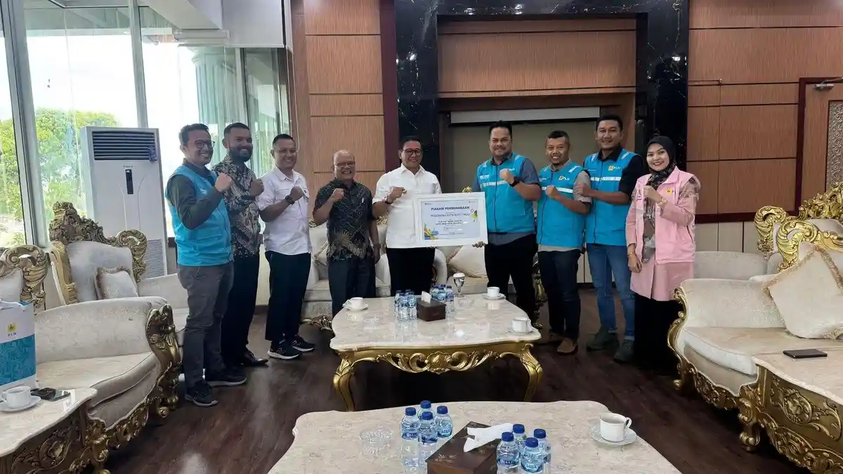 PT PLN - Pemko Bukittinggi Perkuat Peran sebagai Motor Ekonomi Rakyat dan Dukung Kota Wisata Terang