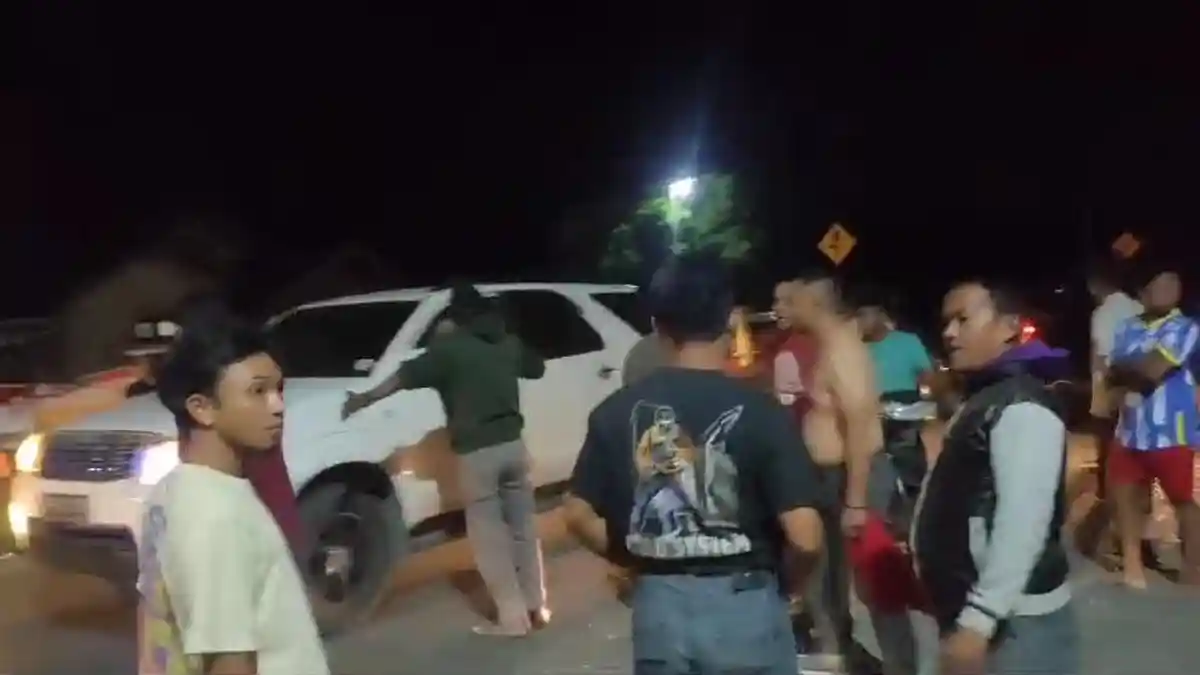 Perusakan Baliho Paslon milik KPU Banggai di Batui Sempat Picu Ketegangan