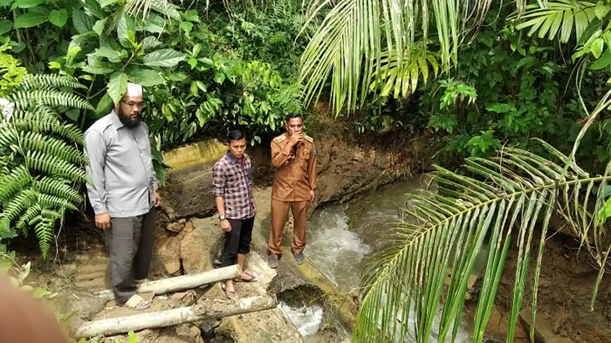 Jebol Dihantam Banjir, Irigasi Gampong Alur Semerah, Kecamatan Samadua Butuh Perbaikan