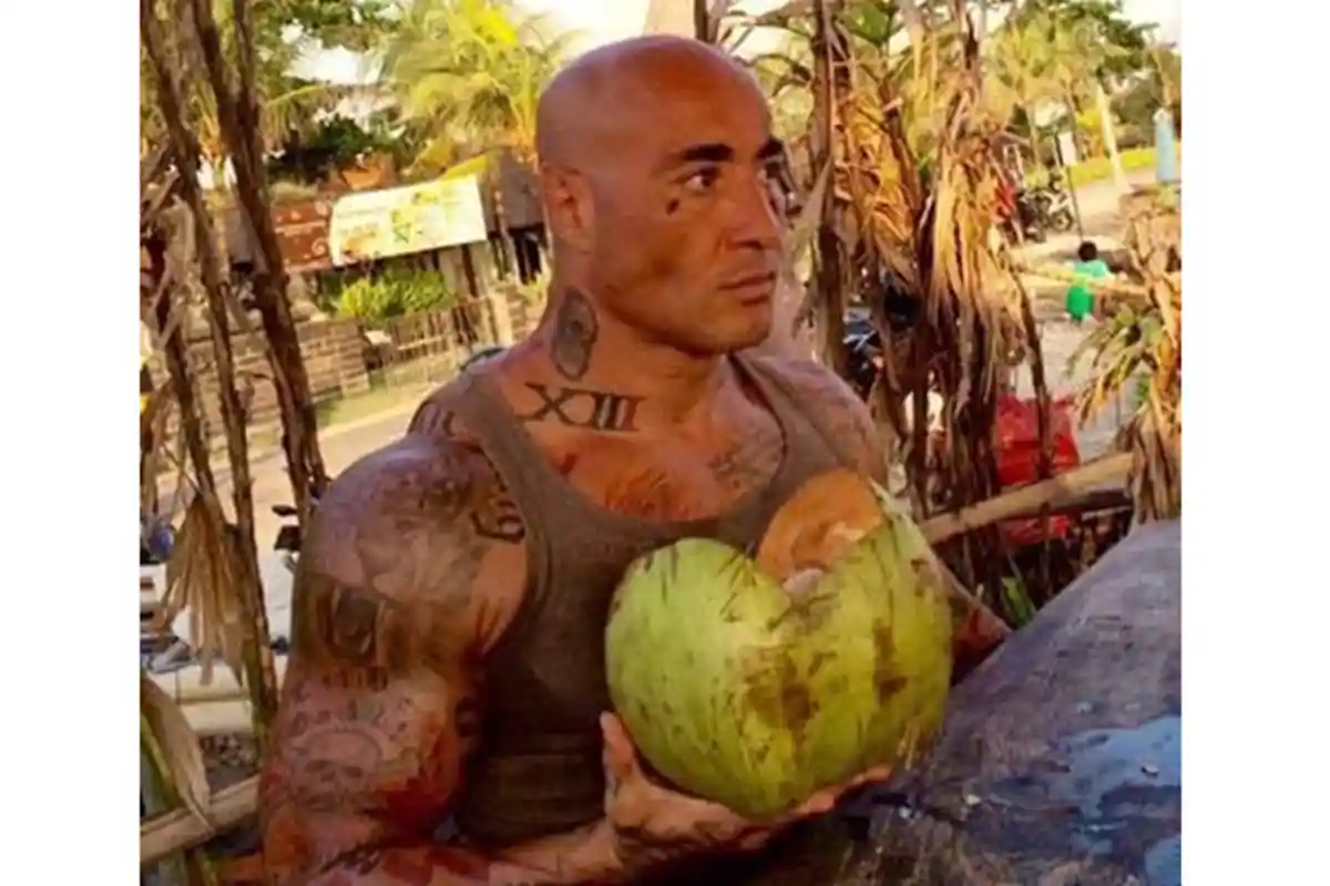 BREAKING NEWS: Bule Pembuat Onar di Berawa Dikabarkan Ditembak Polisi