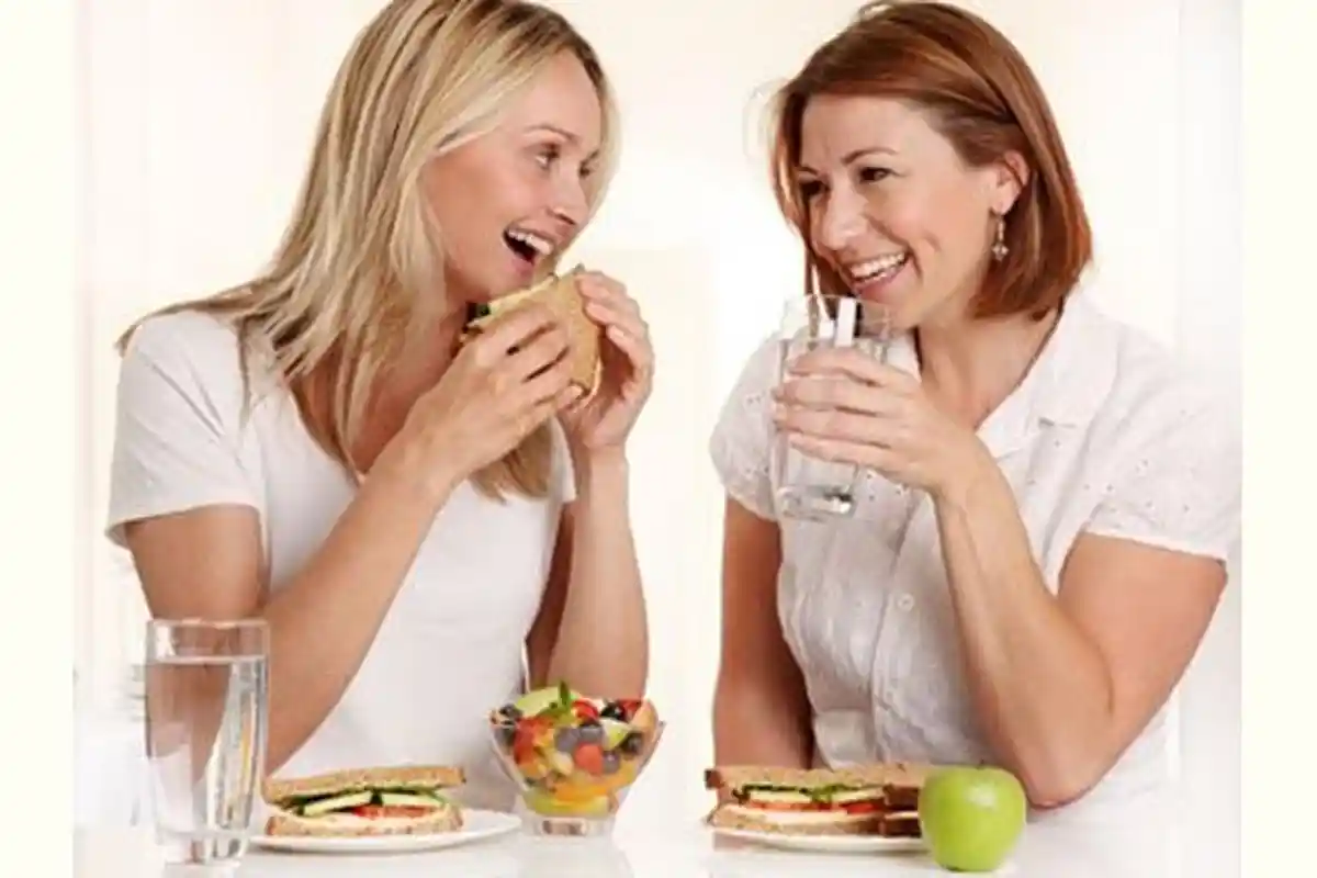 Ternyata Sering Minum Disela Makan Berbahaya Bagi Kesehatan