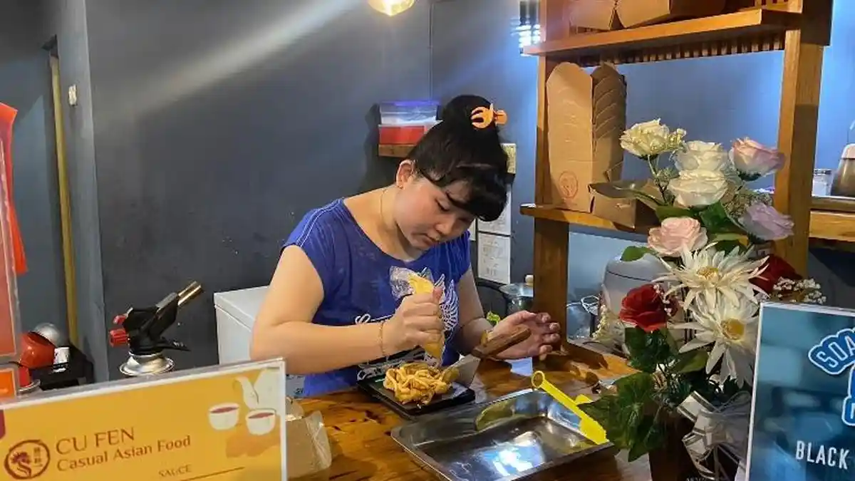 Rintis Kedai Cu Fen di Kabupaten Kudus, Yoshe Olah Beragam Masakan Asian Food