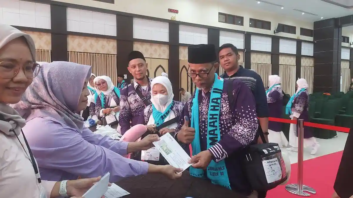 Jemaah Calon Haji Embarkasi Makassar Dapat Uang Saku 750 Riyal - Tribun ...