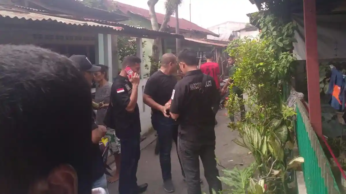 Polrestabes Medan Gerebek Jalan Mesjid Taufik, Pemadat Tunggang Langgang Hindari Petugas 